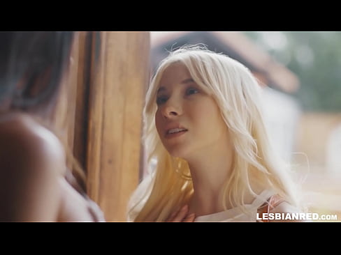 ❤️ Tüdruk tuleb paar kuud hiljem koju ja jõuab sööma oma kasuema tussu ❌ Porno at us ❌️