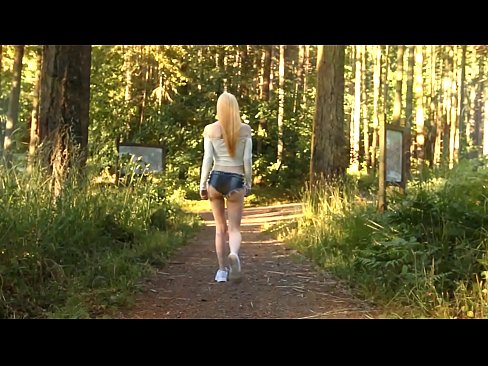 ❤️ Ilus naine liigub aeglaselt, mitte alasti video ❌ Porno at us ❌️